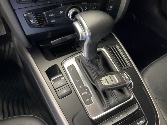 2015 AUDI A4 25TFSI 1.8L 旅行車 13.5萬公里 NT$250,000 有第三方認證，無待修、無泡水、無事故、三大保固  LINE:PT0974  #汽車#中古車#新車#原廠#代理商#貿易商#新古車#買車#賣車#五股  第6張相片