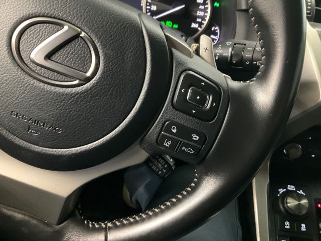 2020 Lexus nx200 2.0l 14.1萬公里 菁英plus NT$680,000 有第三方認證，無待修、無泡水、無事故、三大保固  LINE:PT0974  #汽車#中古車#新車#原廠#代理商#貿易商#新古車#買車#賣車#五股  第8張相片