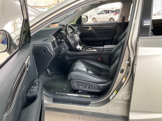 2016 LEXUS RX200T 2.0L 14萬公里 旗艦版 NT$740,000 有第三方認證，無待修、無泡水、無事故、三大保固  LINE:PT0974  #汽車#中古車#新車#原廠#代理商#貿易商#新古車#買車#賣車#五股#新北市  第2張相片