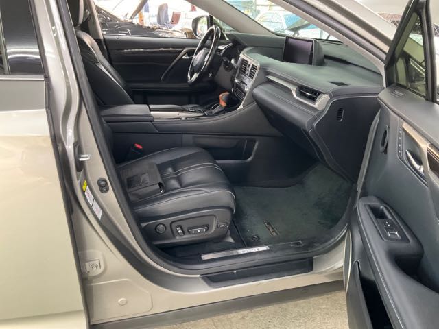 2016 LEXUS RX200T 2.0L 14萬公里 旗艦版 NT$740,000 有第三方認證，無待修、無泡水、無事故、三大保固  LINE:PT0974  #汽車#中古車#新車#原廠#代理商#貿易商#新古車#買車#賣車#五股#新北市  第5張相片