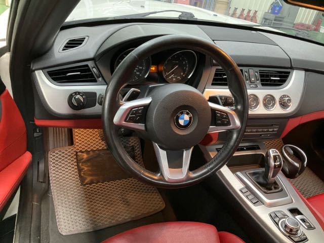 2012 BMW Z4 28I 2.0L 13.7萬公里 NT$550,000 有第三方認證，無待修、無泡水、無事故、三大保固  LINE:PT0974  #汽車#中古車#新車#原廠#代理商#貿易商#新古車#買車#賣車#五股#新北市#台北市  第9張相片