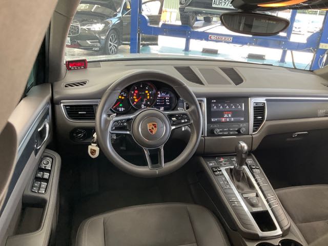 2016 PORSCHE MACAN 2.0L 11.1萬公里 總代理 NT$900,000  有第三方認證，無待修、無泡水、無事故、三大保固  LINE:PT0974  #汽車#中古車#新車#原廠#代理商#貿易商#新古車#買車#賣車#五股  第2張相片