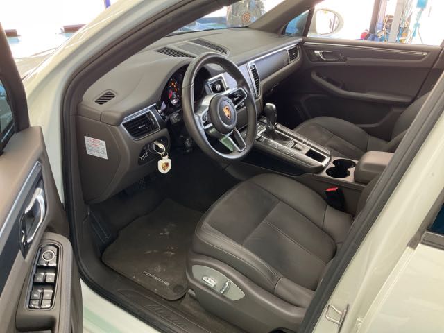 2016 PORSCHE MACAN 2.0L 11.1萬公里 總代理 NT$900,000  有第三方認證，無待修、無泡水、無事故、三大保固  LINE:PT0974  #汽車#中古車#新車#原廠#代理商#貿易商#新古車#買車#賣車#五股  第4張相片