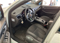 2016 PORSCHE MACAN 2.0L 11.1萬公里 總代理 NT$900,000  有第三方認證，無待修、無泡水、無事故、三大保固  LINE:PT0974  #汽車#中古車#新車#原廠#代理商#貿易商#新古車#買車#賣車#五股  第4張縮圖
