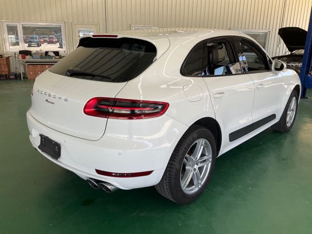 2016 PORSCHE MACAN 2.0L 11.1萬公里 總代理 NT$900,000  有第三方認證，無待修、無泡水、無事故、三大保固  LINE:PT0974  #汽車#中古車#新車#原廠#代理商#貿易商#新古車#買車#賣車#五股  第9張相片