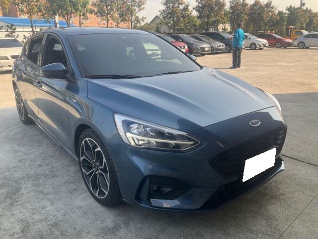 2019 FORD FOCUS 5門 藍 ST-LINE 1.5L 12.9萬公里 NT$350,000 有第三方認證，無待修、無泡水、無事故、三大保固  LINE:PT0974  #汽車#中古車#新車#原廠#代理商#貿易商#新古車#買車  第1張相片