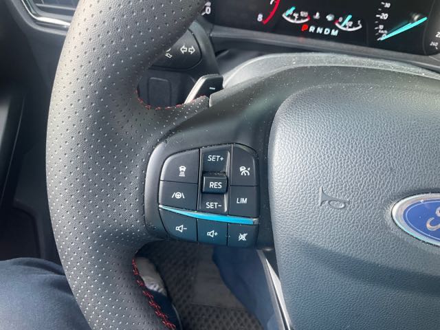 2019 FORD FOCUS 5門 藍 ST-LINE 1.5L 12.9萬公里 NT$350,000 有第三方認證，無待修、無泡水、無事故、三大保固  LINE:PT0974  #汽車#中古車#新車#原廠#代理商#貿易商#新古車#買車  第8張相片