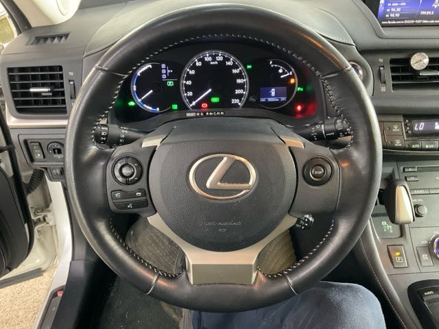 2015 Lexus ct200h 1.8L 菁英版 9萬公里 NT$430,000 有第三方認證，無待修、無泡水、無事故、三大保固  LINE:PT0974  #汽車#中古車#新車#原廠#代理商#貿易商#新古車#買車#賣車#五股#新北市  第8張相片