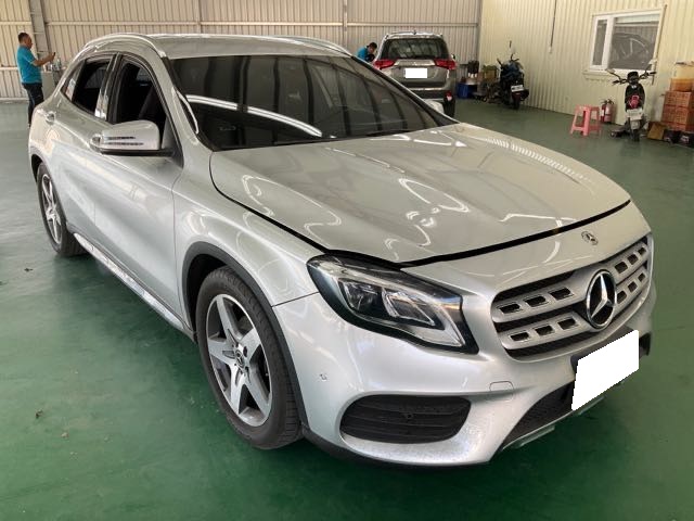 2019 BENZ GLA180 1.6L 4.4萬公里 NT$570,000 有第三方認證，無待修、無泡水、無事故、三大保固  LINE:PT0974  #汽車#中古車#新車#原廠#代理商#貿易商#新古車#買車#賣車#五股#新北市#台北市  第1張相片