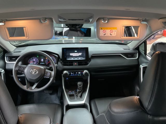 2019 Toyota rav4 豪華版 2.0l 11.9萬公里 有acc NT$440,000 有第三方認證，無待修、無泡水、無事故、三大保固  LINE:PT0974  #汽車#中古車#新車#原廠#代理商#貿易商#新古車#買車#賣車  第4張相片