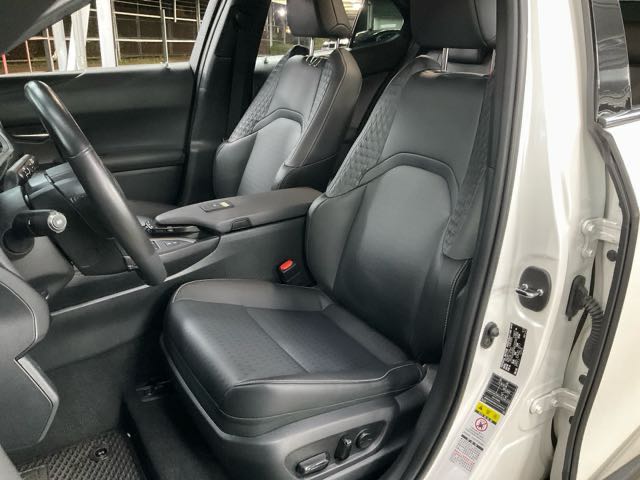 2019 LEXUS UX250H 2.0L 9.1萬公里 油電 ACC 電池健康 NT$690,000 有第三方認證，無待修、無泡水、無事故、三大保固  LINE:PT0974  #汽車#中古車#新車#原廠#代理商#貿易商#新古車#買車  第2張相片
