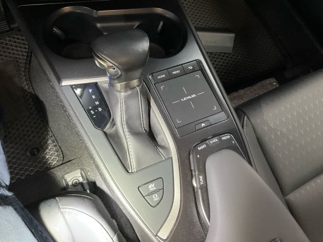 2019 LEXUS UX250H 2.0L 9.1萬公里 油電 ACC 電池健康 NT$690,000 有第三方認證，無待修、無泡水、無事故、三大保固  LINE:PT0974  #汽車#中古車#新車#原廠#代理商#貿易商#新古車#買車  第9張相片