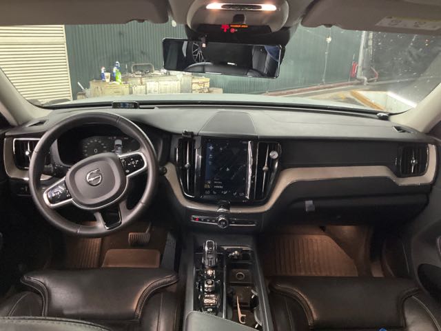 2019 Volvo xc60 t8 2.0 油電 7.3萬公里 NT$970,000 有第三方認證，無待修、無泡水、無事故、三大保固  LINE:PT0974  #汽車#中古車#新車#原廠#代理商#貿易商#新古車#買車#賣車#五股#新北市  第2張相片