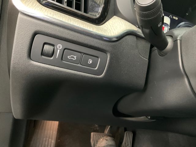 2019 Volvo xc60 t8 2.0 油電 7.3萬公里 NT$970,000 有第三方認證，無待修、無泡水、無事故、三大保固  LINE:PT0974  #汽車#中古車#新車#原廠#代理商#貿易商#新古車#買車#賣車#五股#新北市  第11張相片