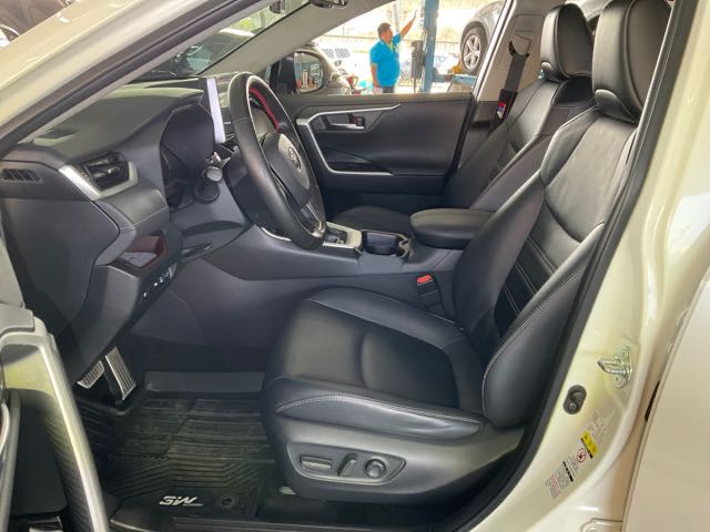 2019 TOYOTA RAV4 2.0L 11.2萬公里 旗艦版 NT$510,000 有第三方認證，無待修、無泡水、無事故、三大保固  LINE:PT0974  #汽車#中古車#新車#原廠#代理商#貿易商#新古車#買車#賣車#五股#新北  第3張相片