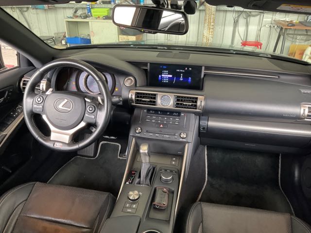 2016 LEXUS IS200T F SPORT 2.0L 7.4萬公里 NT$600,000 有第三方認證，無待修、無泡水、無事故、三大保固  LINE:PT0974  #汽車#中古車#新車#原廠#代理商#貿易商#新古車#買車#賣車#五  第2張相片