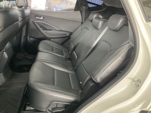 2019 HYUNDAI SANTA FE 柴油 2.2L 領袖款7人座 3.6萬公里 4WD NT$54萬 有第三方認證，無待修、無泡水、無事故、三大保固  LINE:PT0974  #汽車#中古車#新車#原廠#代理商#貿易商#新古車  第4張相片