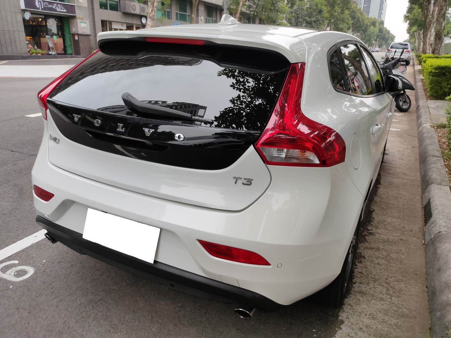 2017 VOLVO V40 1.5L 旗艦版 5.2萬公里 ACC NT$360,000 有第三方認證，無待修、無泡水、無事故、三大保固  LINE:PT0974  #汽車#中古車#新車#原廠#代理商#貿易商#新古車#買車#賣車#五股  第2張相片