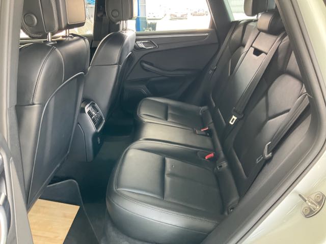 2018 PORSCHE MACAN 2.0L 7.7萬公里 總代理 沒天窗 NT$1,230,000 有第三方認證，無待修、無泡水、無事故、三大保固  LINE:PT0974  #汽車#中古車#新車#原廠#代理商#貿易商#新古車#買車  第3張相片