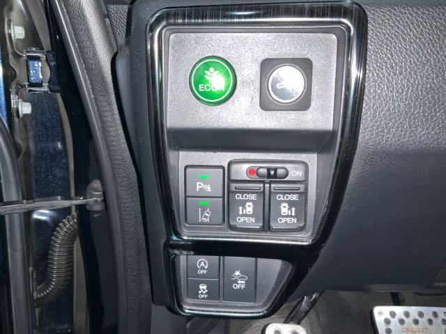 2019 HONDA ODYSSEY 2.4L APEX 七人座 11.3萬公里 NT$790,000 有第三方認證，無待修、無泡水、無事故、三大保固  LINE:PT0974  #汽車#中古車#新車#原廠#代理商#貿易商#新古車#買車  第7張相片