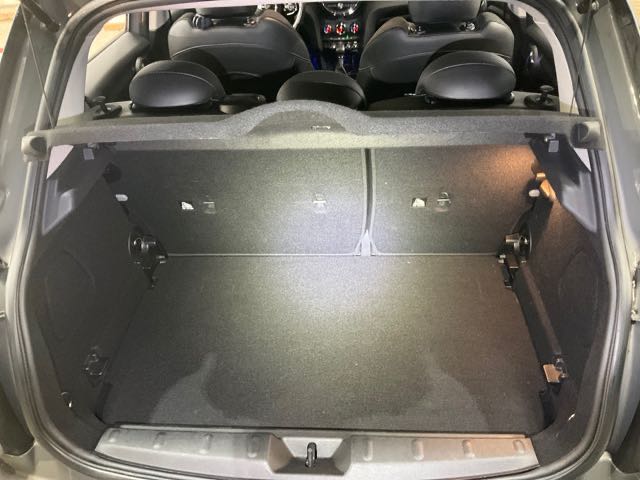 2017 MINI cooper 5門 1.5l 10萬公里 NT$350,000 有第三方認證，無待修、無泡水、無事故、三大保固  LINE:PT0974  #汽車#中古車#新車#原廠#代理商#貿易商#新古車#買車#賣車#五股#新北市#台  第4張相片