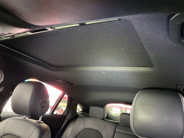 2017 Mercedes-Benz glc250 coupe 2.0l 11.6萬公里 NT$1,090,000 有第三方認證，無待修、無泡水、無事故、三大保固  LINE:PT0974  #汽車#中古車#新車#原廠#代理商#貿易商  第5張相片
