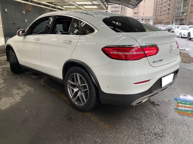2017 Mercedes-Benz glc250 coupe 2.0l 11.6萬公里 NT$1,090,000 有第三方認證，無待修、無泡水、無事故、三大保固  LINE:PT0974  #汽車#中古車#新車#原廠#代理商#貿易商  第9張相片