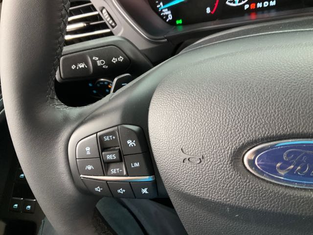 2022 FORD FOCUS 5門 5.8萬公里 1.5L LOMMEL X NT$450,000 有第三方認證，無待修、無泡水、無事故、三大保固  LINE:PT0974  #汽車#中古車#新車#原廠#代理商#貿易商#新古車#買車#賣車  第8張相片