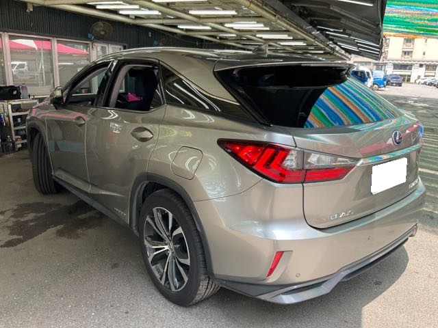 2017 LEXUS RX450H 旗艦版 3.5L 油電 13.1萬公里 NT$680,000 有第三方認證，無待修、無泡水、無事故、三大保固  LINE:PT0974  #汽車#中古車#新車#原廠#代理商#貿易商#新古車#買車#賣車  第2張相片