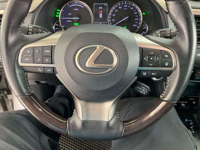 2017 LEXUS RX450H 旗艦版 3.5L 油電 13.1萬公里 NT$680,000 有第三方認證，無待修、無泡水、無事故、三大保固  LINE:PT0974  #汽車#中古車#新車#原廠#代理商#貿易商#新古車#買車#賣車  第3張相片