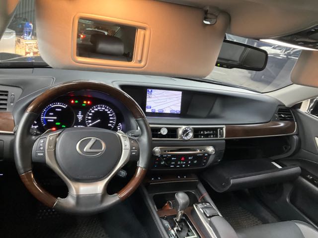 2012 LEXUS GS450H 豪華版 3.5L 13.7萬公里 NT$220,000 有第三方認證，無待修、無泡水、無事故、三大保固  LINE:PT0974  #汽車#中古車#新車#原廠#代理商#貿易商#新古車#買車#賣車#五股  第12張相片