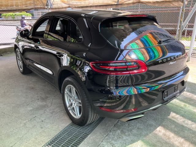 2018 PORSCHE MACAN 2.0L 總代理 4.2萬公里 非貫穿式尾燈 NT$1,150,000 有第三方認證，無待修、無泡水、無事故、三大保固  LINE:PT0974  #汽車#中古車#新車#原廠#代理商#貿易商#新古車  第9張相片