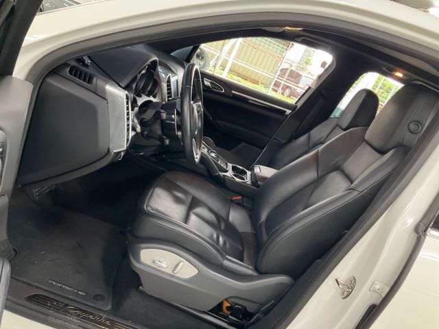 2016 PORSCHE CAYENNE 3.0L 12.6萬公里 柴油 NT$890,000 有第三方認證，無待修、無泡水、無事故、三大保固  LINE:PT0974  #汽車#中古車#新車#原廠#代理商#貿易商#新古車#買車#賣車#五股  第4張相片