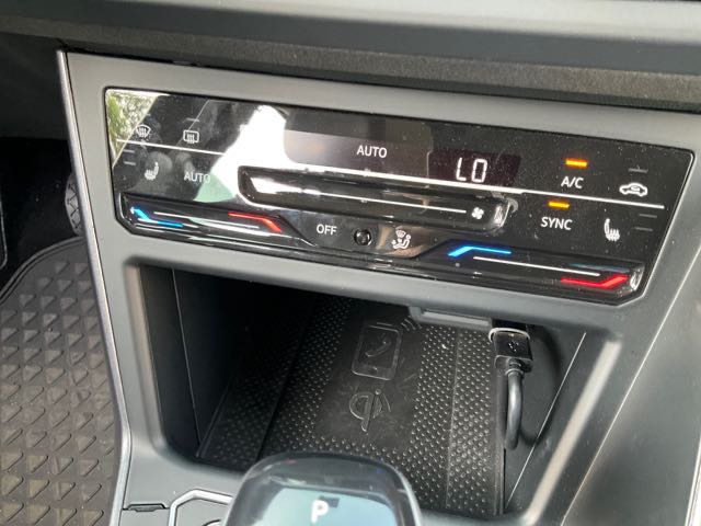 2022 福斯 pole 1.0l 2.1萬公里 acc 停車輔助系統 carplay NT$430,000 有第三方認證，無待修、無泡水、無事故、三大保固  LINE:PT0974  #汽車#中古車#新車#原廠#代理商#貿易商#新古車  第6張相片