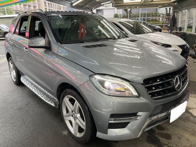 2014 Benz ml400 汽油 3.0l 12.1萬公里 天窗 後視鏡盲點 NT$340,000 有第三方認證，無待修、無泡水、無事故、三大保固  LINE:PT0974  #汽車#中古車#新車#原廠#代理商#貿易商#新古車#買車  第1張相片