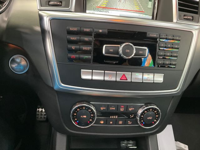 2014 Benz ml400 汽油 3.0l 12.1萬公里 天窗 後視鏡盲點 NT$340,000 有第三方認證，無待修、無泡水、無事故、三大保固  LINE:PT0974  #汽車#中古車#新車#原廠#代理商#貿易商#新古車#買車  第9張相片