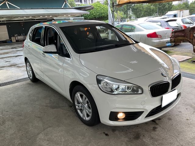 2016 BMW 218I 1.5L 5.3萬公里 NT$300,000 有第三方認證，無待修、無泡水、無事故、三大保固  LINE:PT0974  #汽車#中古車#新車#原廠#代理商#貿易商#新古車#買車#賣車#五股#新北市#台北市#桃園  第1張相片