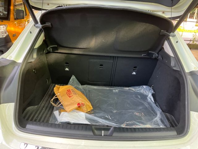 2014 BENZ GLA200 1.5L 9.8萬公里 NT$350,000  第4張相片