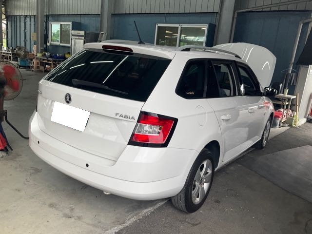 2017 SKODA FABIA 1.2L Combi TSI 7.6萬公里 NT$190,000 有第三方認證，無待修、無泡水、無事故、三大保固  LINE:PT0974  #汽車#中古車#新車#原廠#代理商#貿易商#新古車#買車#賣車  第5張相片
