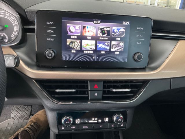 2021 SKODA SCALA 1.0TSI 豪華動能版 5.2萬公里 NT$340,000 有第三方認證，無待修、無泡水、無事故、三大保固  LINE:PT0974  #汽車#中古車#新車#原廠#代理商#貿易商#新古車#買車#賣車#五股  第6張相片