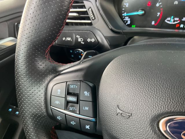 2020 FORD FOCUS 5門 1.5L 7.4萬公里 ST-LINE NT$400,000   第3張相片