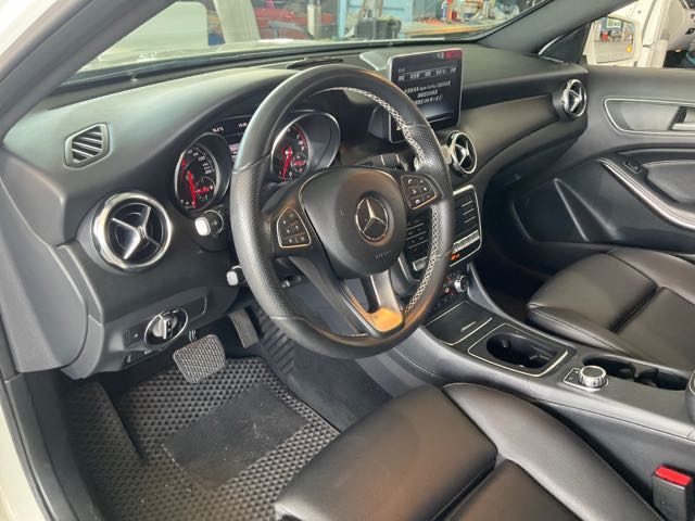 2018 BENZ GLA250 2.0L 7.5萬公里 4WD 天窗 NT$790,000 有第三方認證，無待修、無泡水、無事故、三大保固  LINE:PT0974  #汽車#中古車#新車#原廠#代理商#貿易商#新古車#買車#賣車#五股  第2張相片