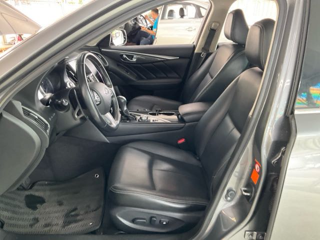 2016 Infiniti q50 灰 2.0l 豪華版 7.9萬公里 NT$260,000 有第三方認證，無待修、無泡水、無事故、三大保固  LINE:PT0974  #汽車#中古車#新車#原廠#代理商#貿易商#新古車#買車#賣車#五股  第5張相片