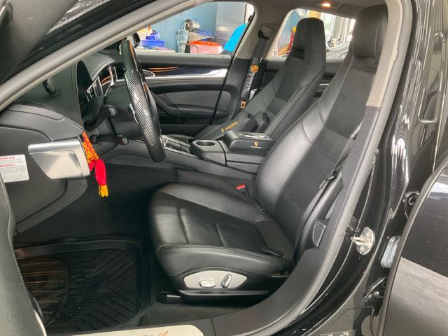 2011 PORSCHE PANAMERA 4 3.6L 9.9萬公里 總代理 跑排 NT$390,000 有第三方認證，無待修、無泡水、無事故、三大保固  LINE:PT0974  #汽車#中古車#新車#原廠#代理商#貿易商#新古車#買車  第2張相片