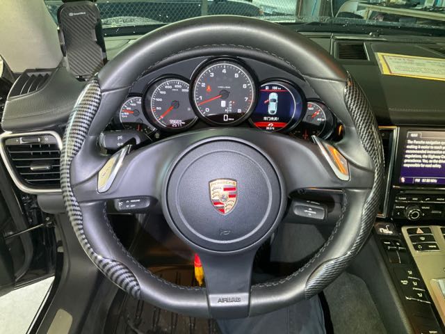 2011 PORSCHE PANAMERA 4 3.6L 9.9萬公里 總代理 跑排 NT$390,000 有第三方認證，無待修、無泡水、無事故、三大保固  LINE:PT0974  #汽車#中古車#新車#原廠#代理商#貿易商#新古車#買車  第8張相片