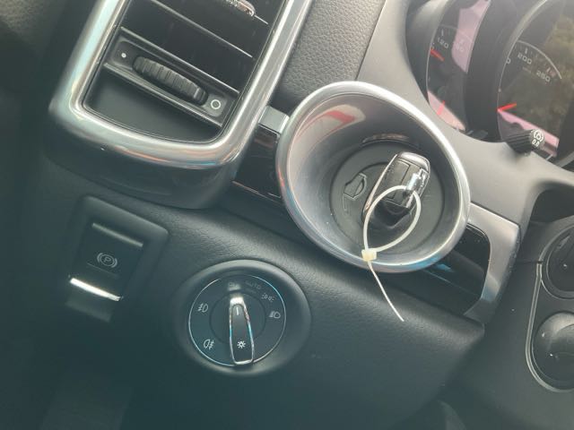 2015 PORSCHE CAYENNE 3.0L 9.4萬公里 柴油 全景天窗 NT$700,000 有第三方認證，無待修、無泡水、無事故、三大保固  LINE:PT0974  #汽車#中古車#新車#原廠#代理商#貿易商#新古車#買車  第9張相片