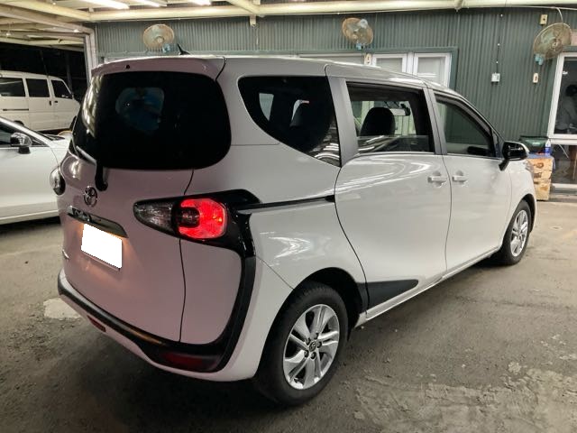 2017 Toyota sienta 1.8l 7人座 9.6萬公里 豪華+ 電滑門 NT$230,000 有第三方認證，無待修、無泡水、無事故、三大保固  LINE:PT0974  #汽車#中古車#新車#原廠#代理商#貿易商#新古車#買車  第9張相片