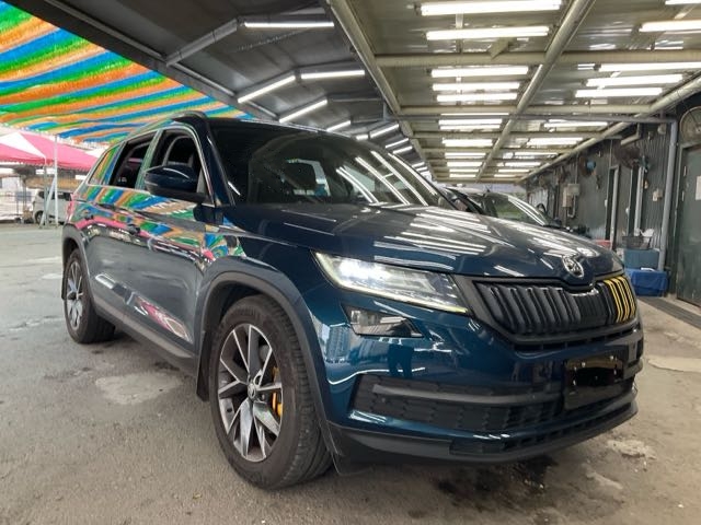 2017 Škoda kodiaq 2.0l tsi 尊榮版 9.5萬公里 NT$400,000 有第三方認證，無待修、無泡水、無事故、三大保固  LINE:PT0974  #汽車#中古車#新車#原廠#代理商#貿易商#新古車#買車#賣車  第1張相片