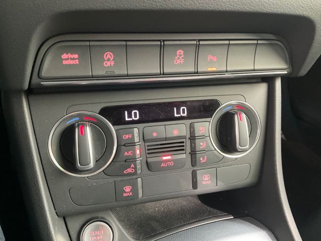 2018 AUDI Q3 30TFSI 1.4L 4.5萬公里 NT$400,000 有第三方認證，無待修、無泡水、無事故、三大保固  LINE:PT0974  #汽車#中古車#新車#原廠#代理商#貿易商#新古車#買車#賣車#五股#新北市  第8張相片