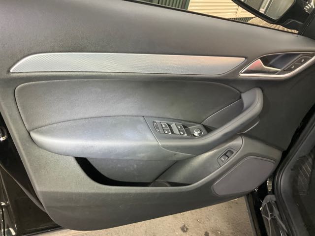 2018 AUDI Q3 30TFSI 1.4L 4.5萬公里 NT$400,000 有第三方認證，無待修、無泡水、無事故、三大保固  LINE:PT0974  #汽車#中古車#新車#原廠#代理商#貿易商#新古車#買車#賣車#五股#新北市  第9張相片